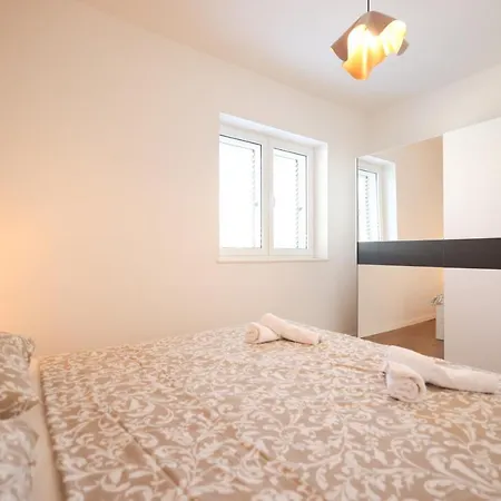 House Antulov Semesterbostad *